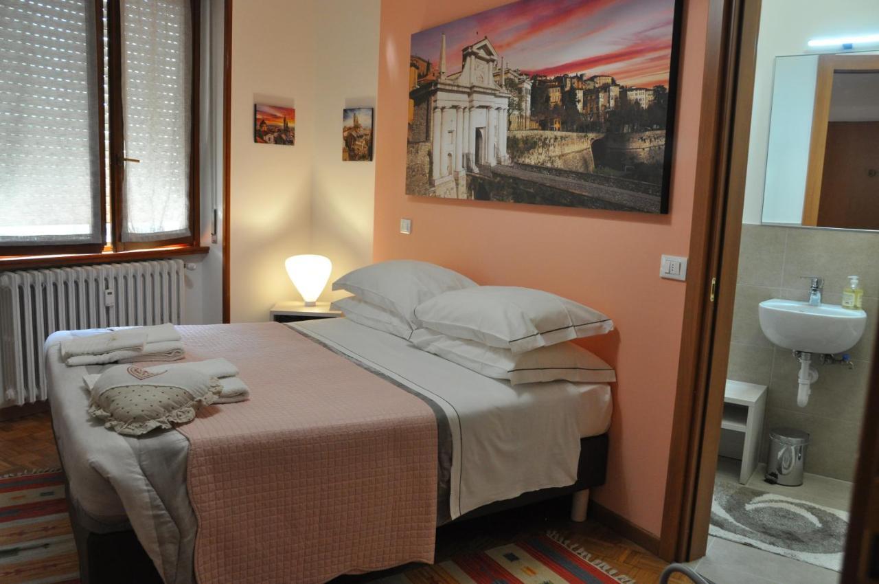 Citywalls Guest House Bergamo Bagian luar foto