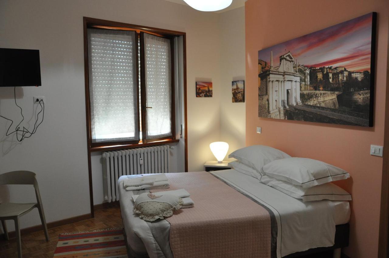 Citywalls Guest House Bergamo Bagian luar foto