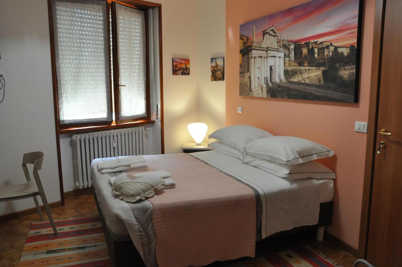 Citywalls Guest House Bergamo Bagian luar foto