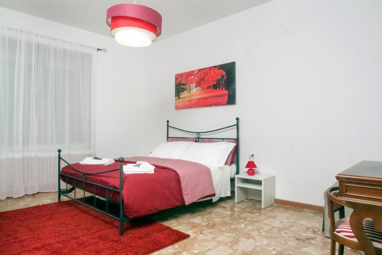 Citywalls Guest House Bergamo Bagian luar foto