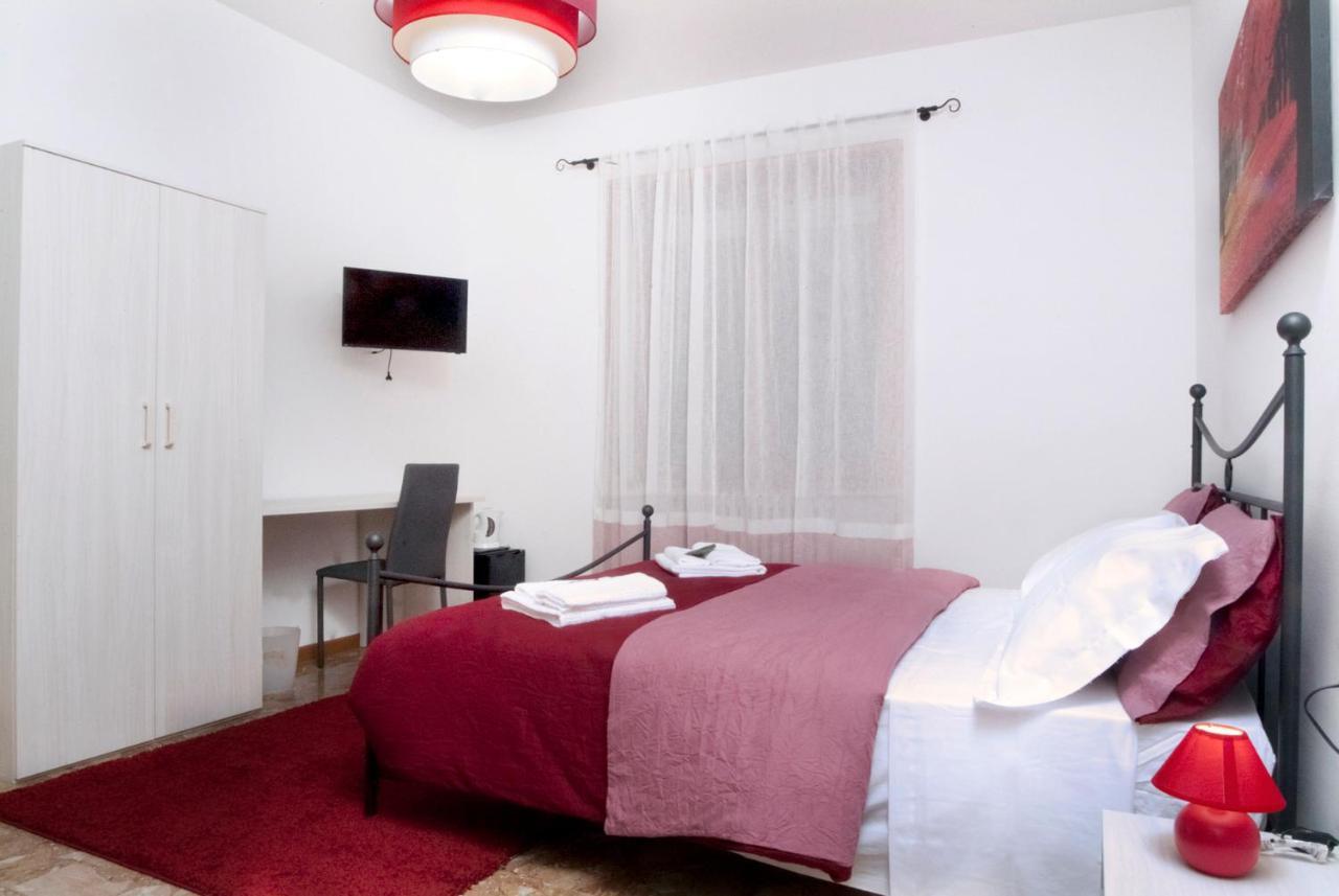 Citywalls Guest House Bergamo Bagian luar foto