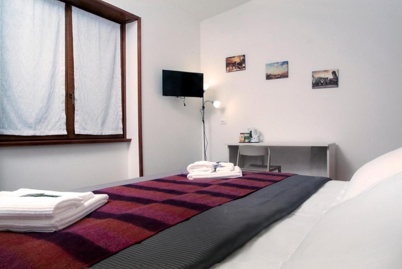 Citywalls Guest House Bergamo Bagian luar foto