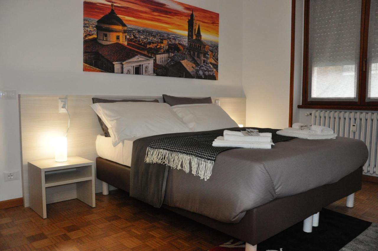 Citywalls Guest House Bergamo Bagian luar foto