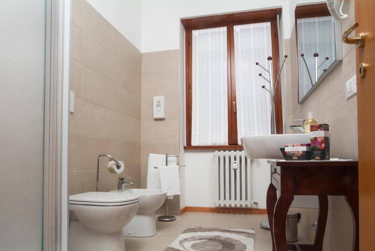 Citywalls Guest House Bergamo Bagian luar foto